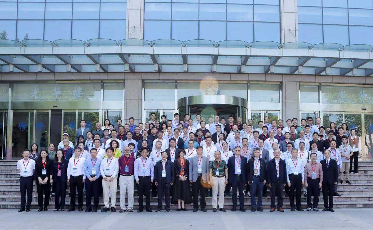 中国科学院学部“面向工业4.0的功能分子及化学教育”科学与技术前沿论坛在上海举办